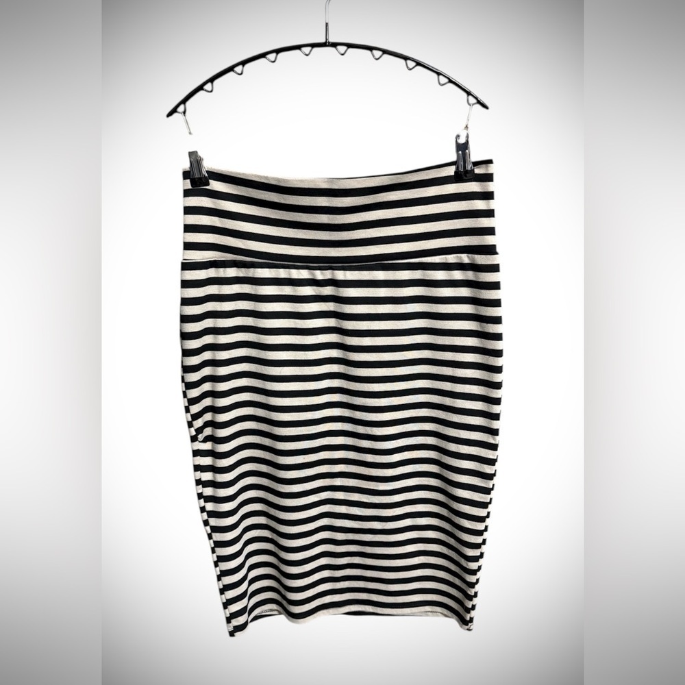 LuLaRoe Black and Cream Striped Skirt